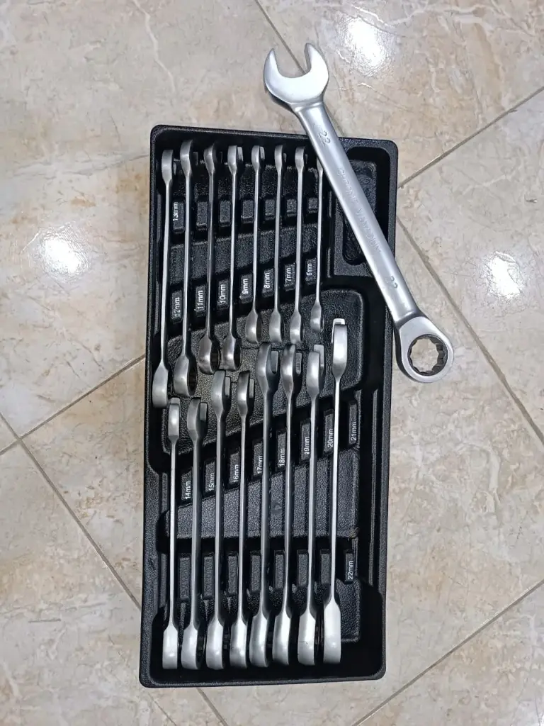 SET DE LLAVES RATCHET 17 PIEZAS