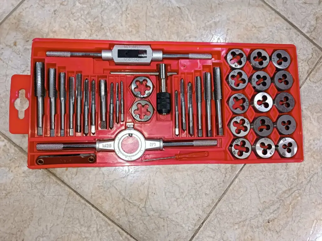 ROSCADORA JUEGO 40 PIEZAS 